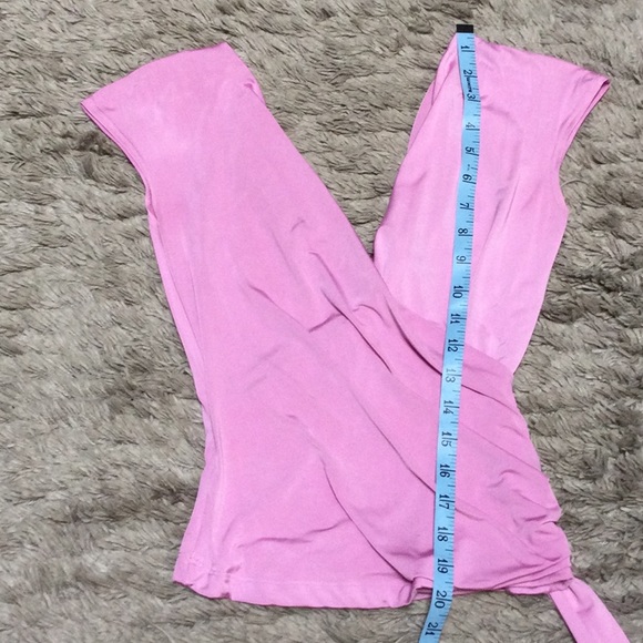 Sexy Deep V-neck and V-back sleeveless fitted top - Picture 7 of 8